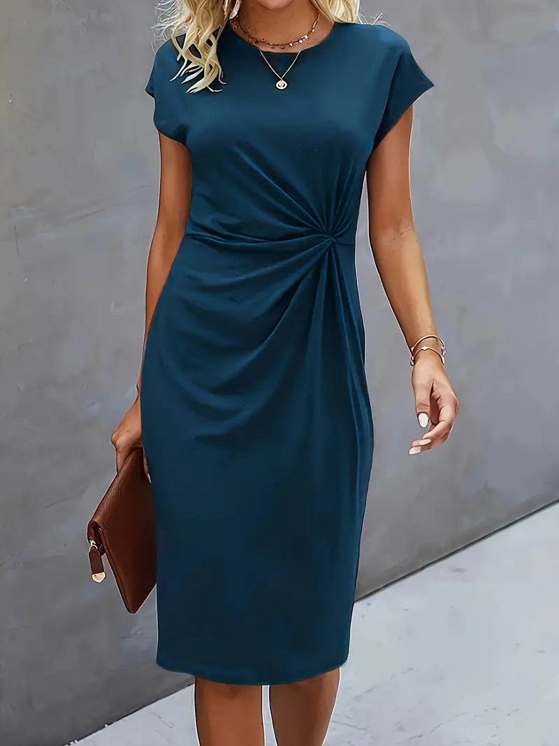 Dames Elegante getailleerde zomerjurk met twist | Midi